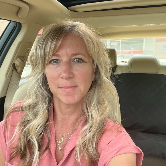 Meet your Posher, Sara - Picture 1 of 1